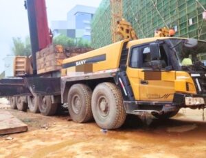  Tyre Mounted Crane for Sale 300 Ton SANY 